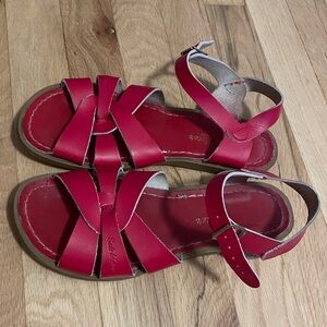 Women’s saltwater sandals